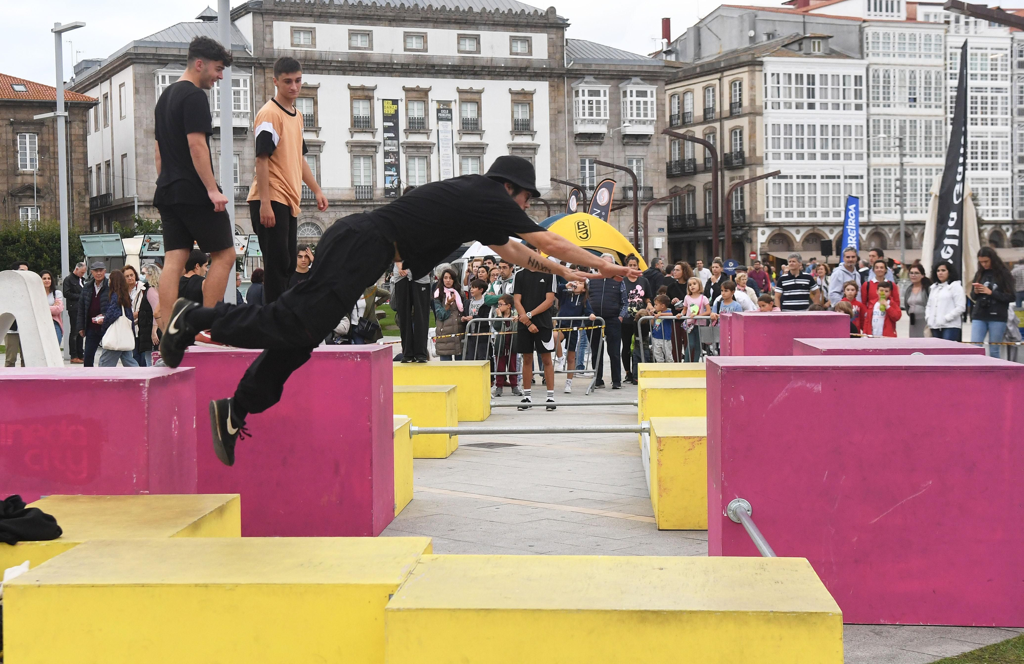 Montaje de Street Games A Coruña en O Parrote y la Marina