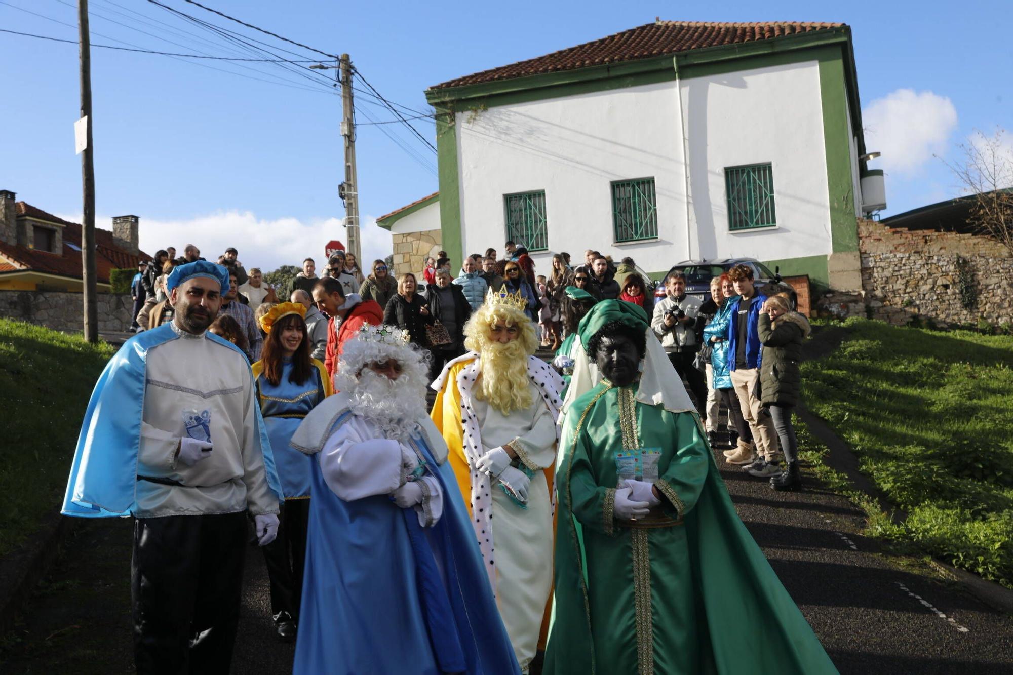 Así fue la cabalgata de Reyes en Porceyo (en imágenes)