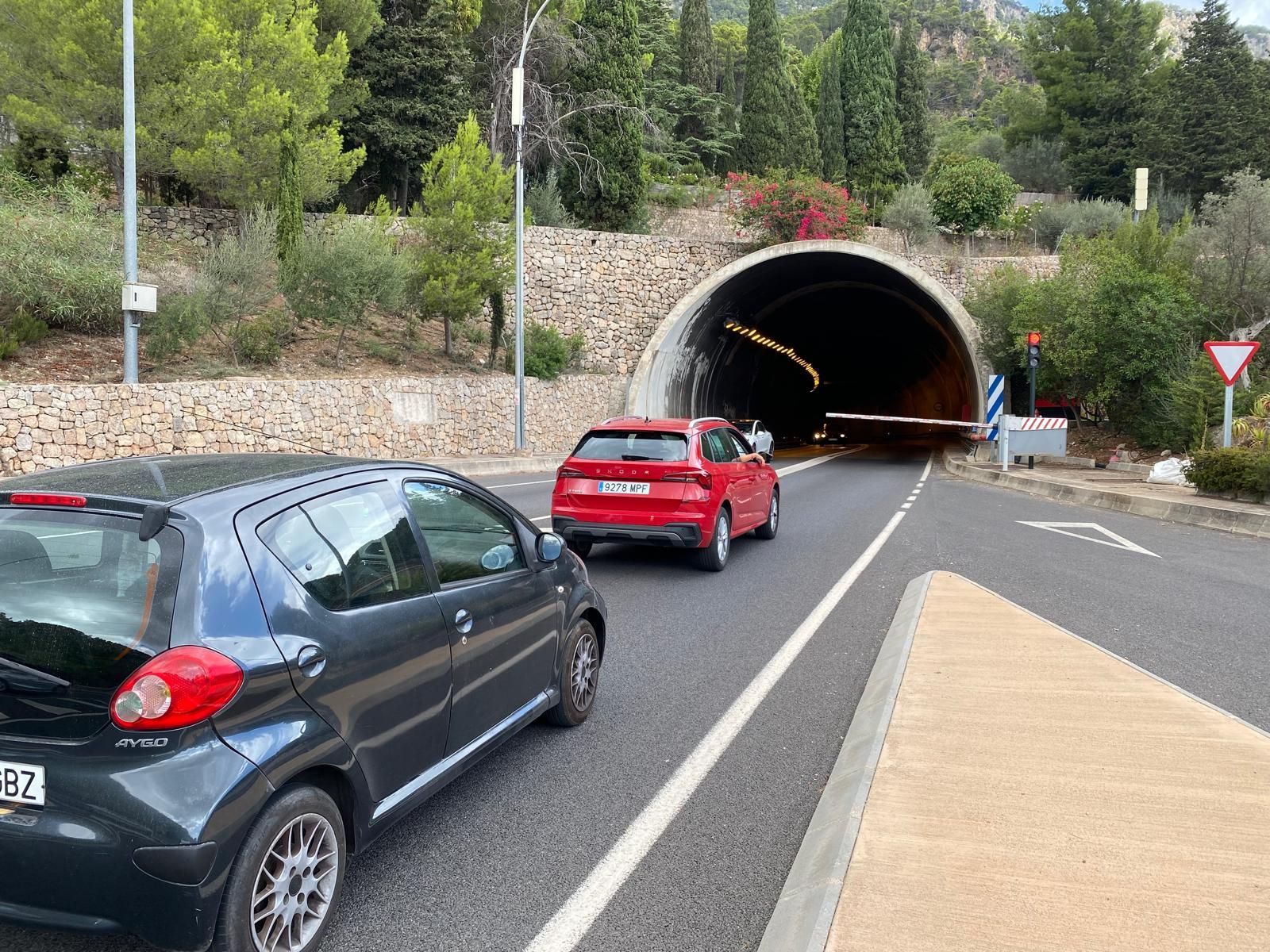 Tunnel wegen Überfüllung geschlossen: Kilometerlanger Stau zwischen Palma und Sóller