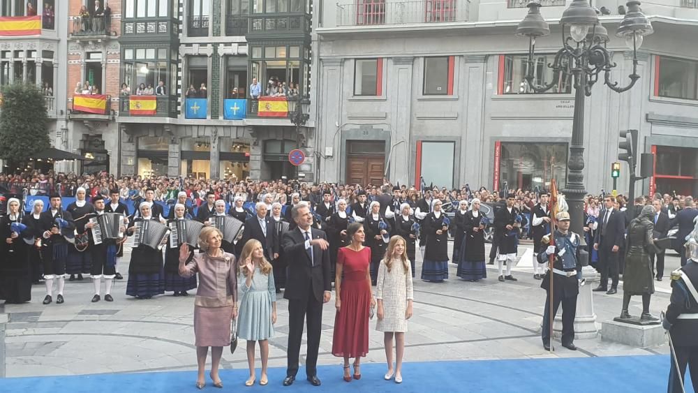 La alfombra azul del teatro Campoa