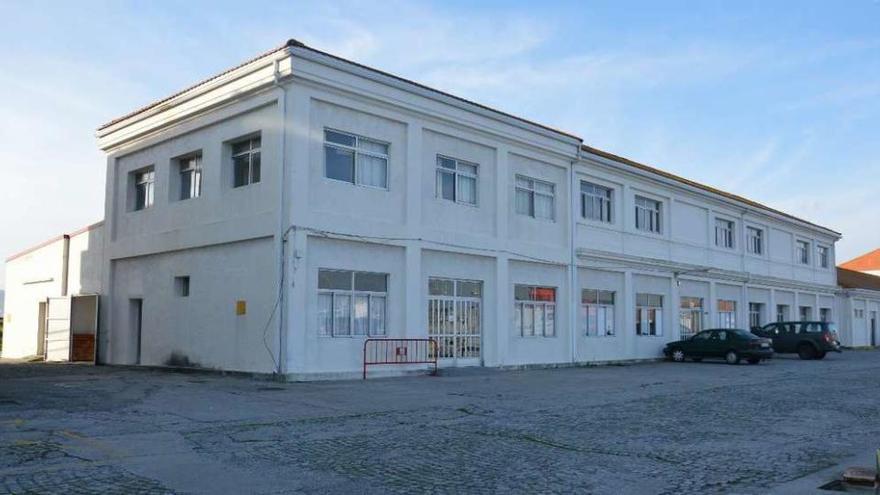 Edificio de la Escuela Naval que acogerá el Centro de Investigación de la Universidad de Vigo. // S.A.