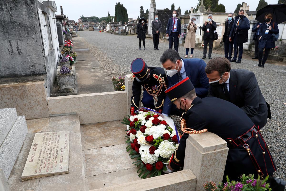 Sánchez i Macron rendeixen homenatge a Manuel Azaña en la seva primera cimera binacional