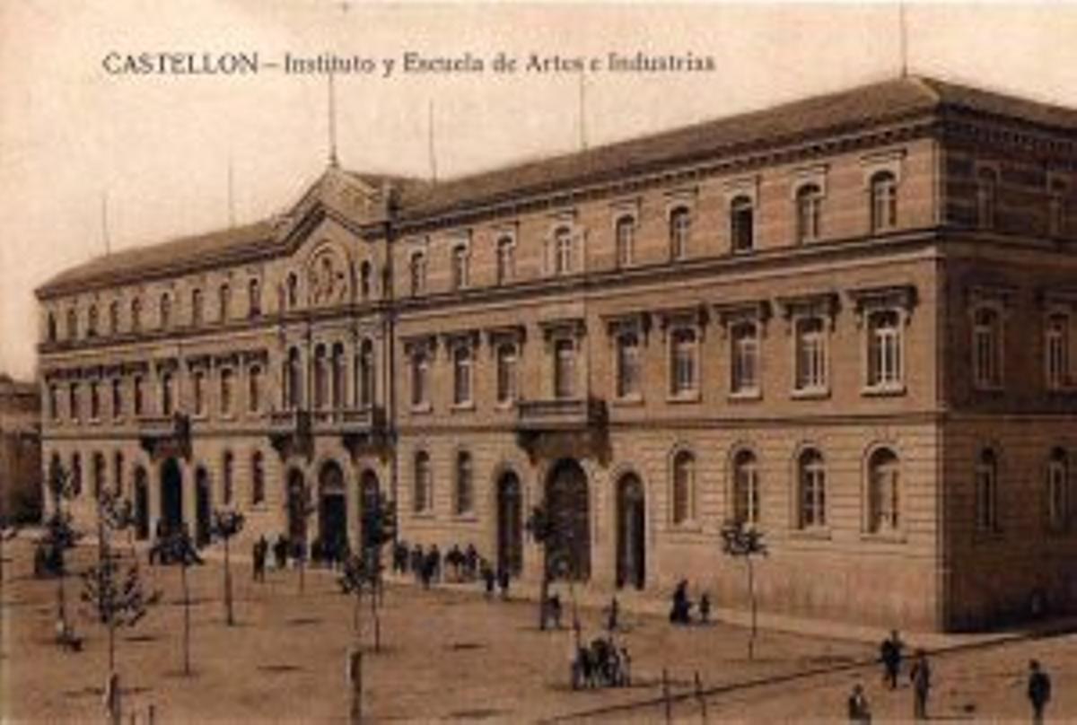 Fachada del instituto Ribalta.