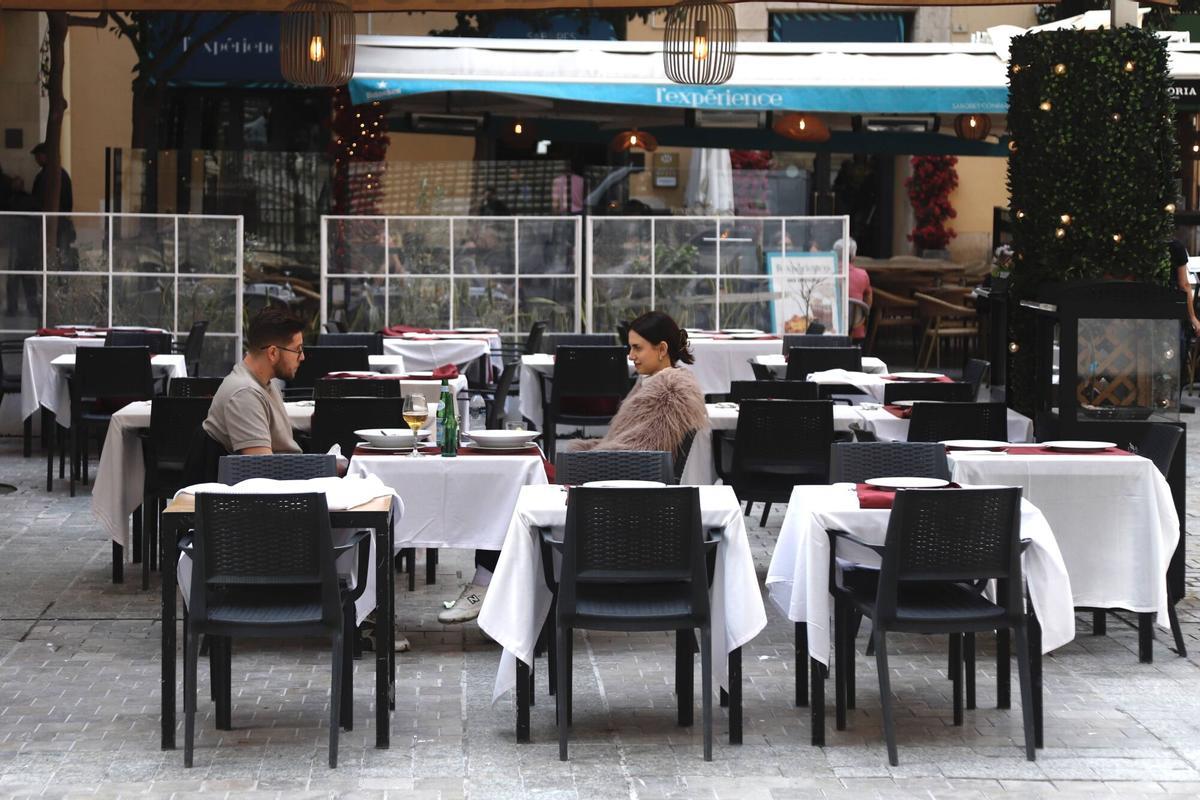 MLG 9-02-2026.-Citde turistas pasean por las calles del centro histórico de la capital
