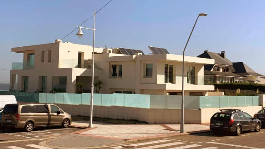 Esta es la casa más cara de Salinas: 2.250.000 euros en pleno paseo de la playa