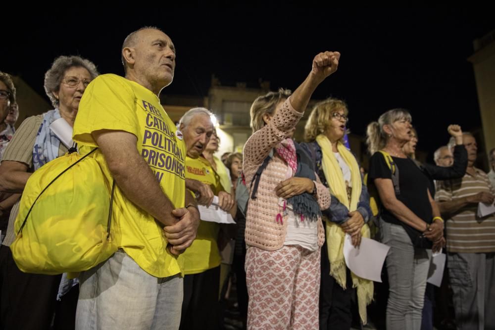 Fotogaleria: Amer es declara "territori lliure i sobirà" i diu que no estarà "sotmès" a Espanya