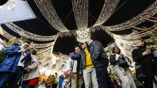 Russafa inaugura las luces de las Fallas de València 2026 en su categoría reina