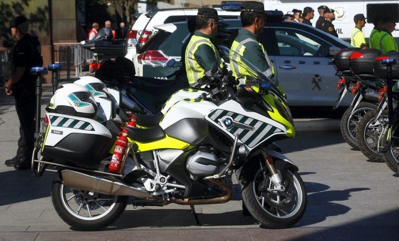 La Guardia Civil rinde homenaje a la Virgen del Pilar, su patrona.