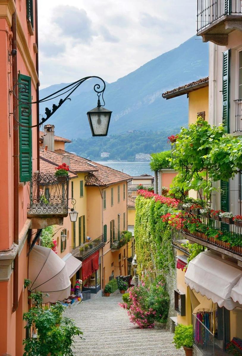 Una de las pintorescas calles de Bellagio