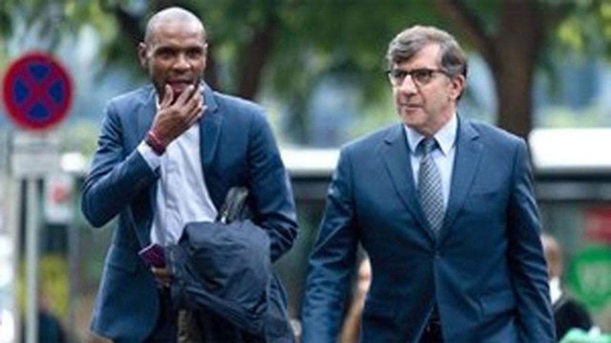 Abidal niega haber pagado por el trasplante de hígado y dice que fue "legal"