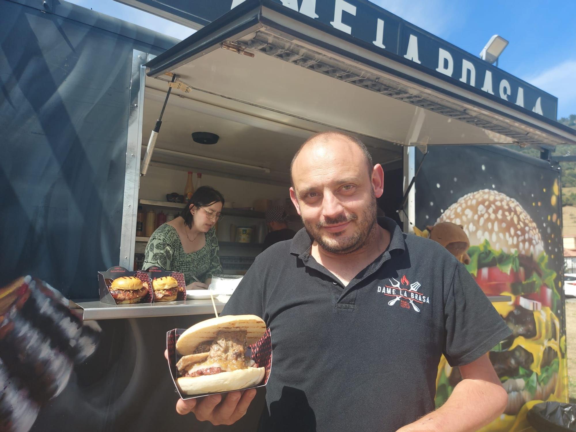 En imágenes: Salas estrena su primera quedada de foodtrucks