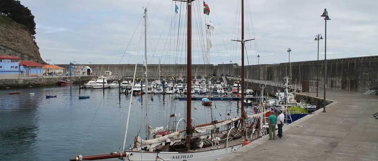 El puerto de Lastres.