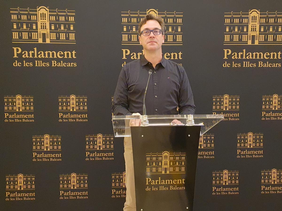 El portavoz del PP, Toni Costa, en el Parlament.