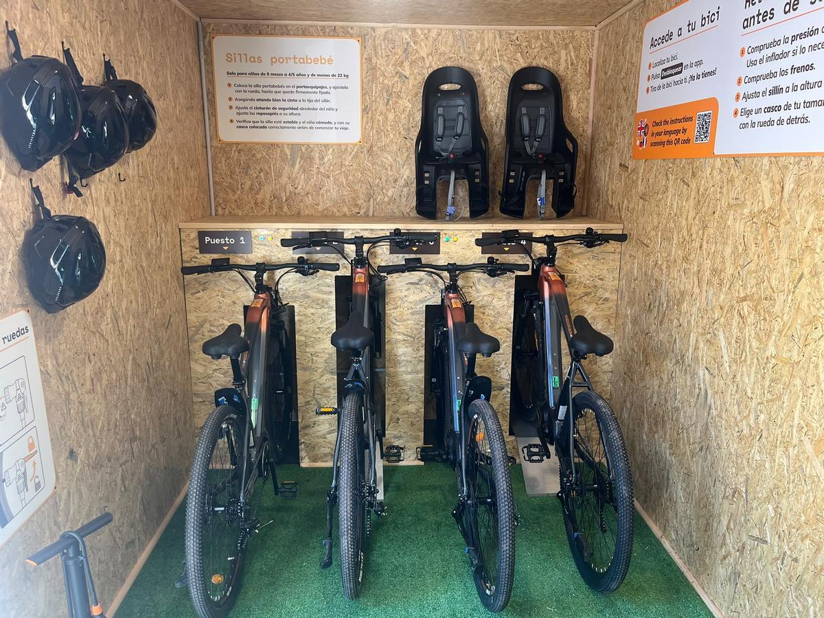 El Viso impulsa la movilidad turística sostenible con dos estaciones de aparcamiento para bicicletas y diez bicis de uso público..