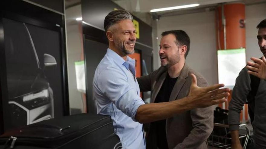 Emotionaler Empfang in Palma: Bayern-Legende Demichelis zum Antritt seiner neuen Trainerstelle auf Mallorca gelandet