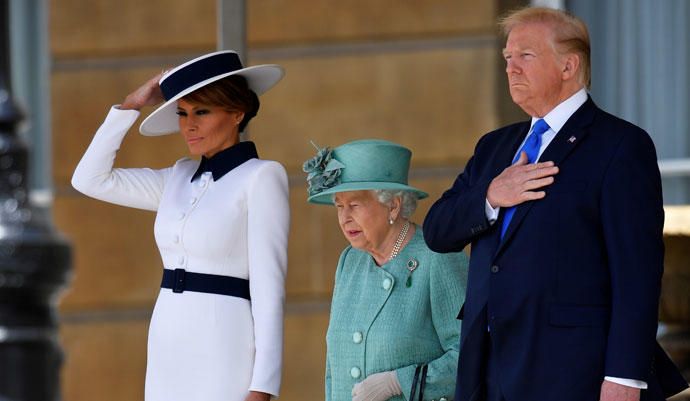 El presidente de los Estados Unidos Donald Trump y Melania Trump se reúnen con la reina británica Elizabeth en el Palacio de Buckingham
