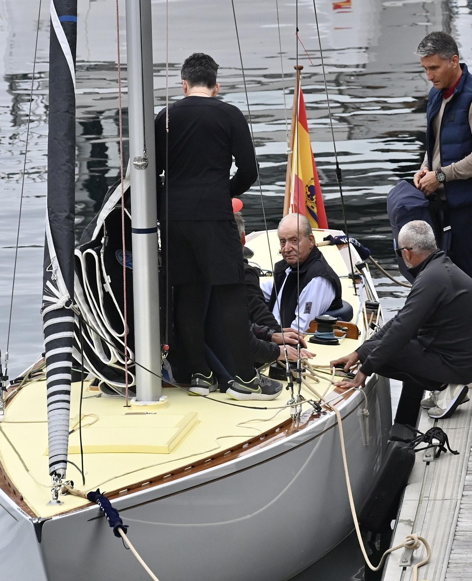 El rey emérito, Juan Carlos I, ya navega por aguas de Sanxenxo