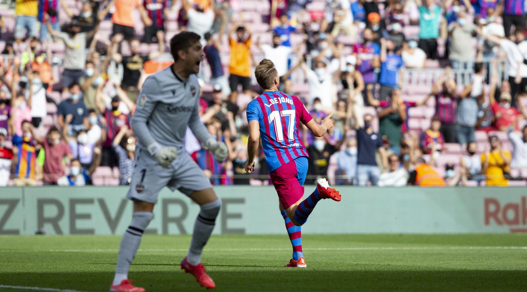 Luuk se estrenó como goleador con el Barça