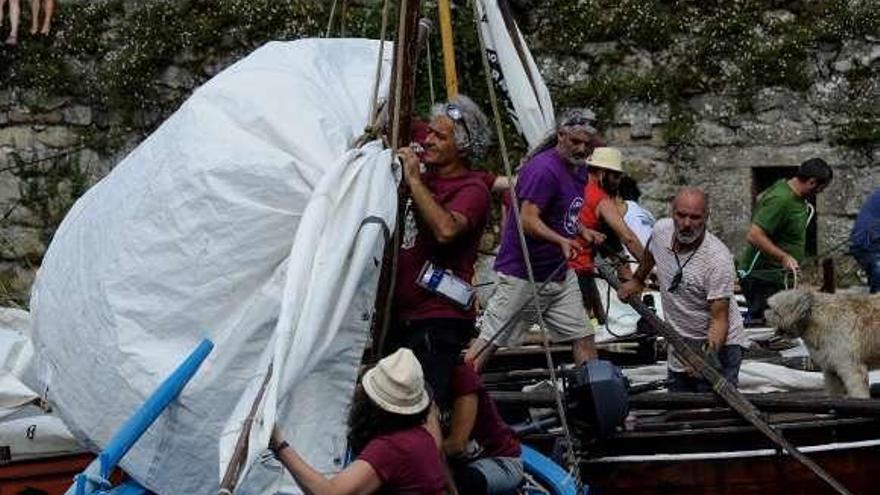 Dornas navegando polo Ulla nunha homenaxe a Rosalía. // I. Abella