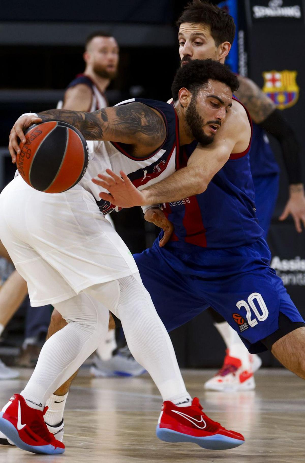 Vesely catapulta el Barça en un gran duel amb el Baskonia