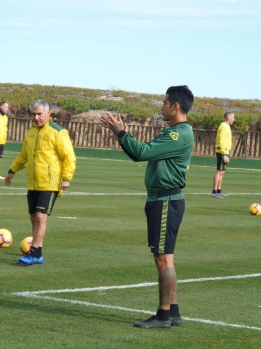 Fotos del entrenamiento de la UD Las Palmas en El Saler (24/01/2019)