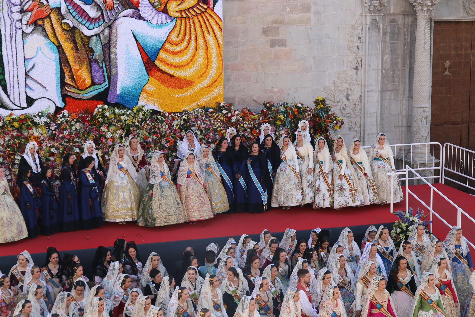 Las mejores imágenes de la 'Ofrena' de las Fallas de Burriana