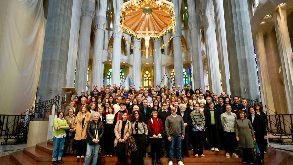 Los representantes de las entidades ganadoras de la anterior edición, en la Sagrada Família.