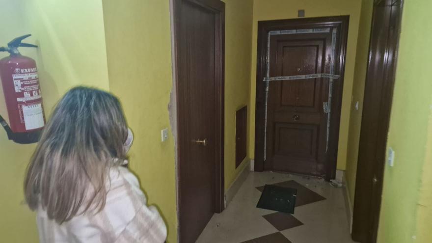 Nuevo hallazgo sobre el detenido en Oviedo que vivía entre basura y con su madre muerta: recogía todos los meses fármacos para ella