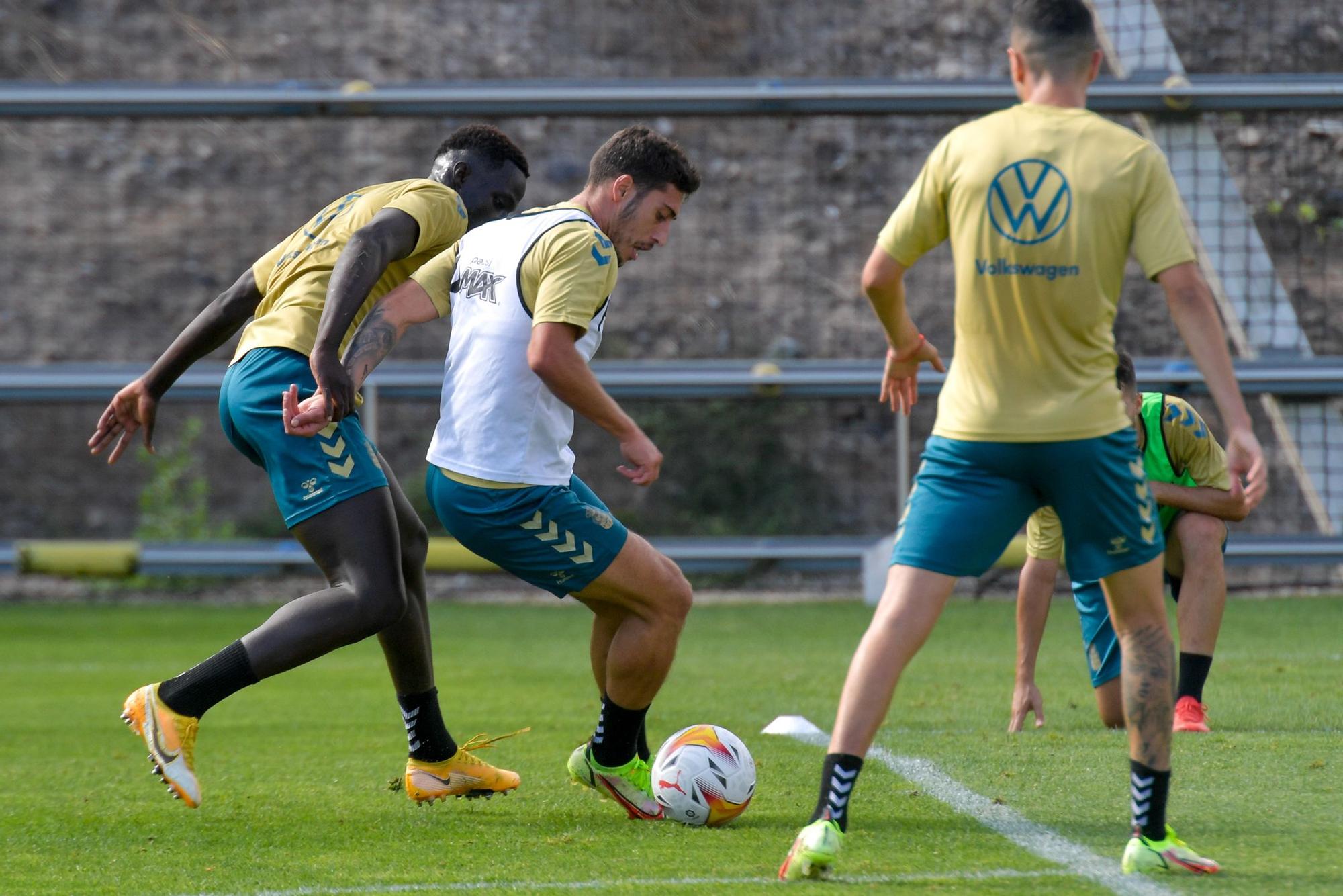 La UD retoma el trabajo en la Ciudad Deportiva tras la derrota ante el Real Zaragoza.