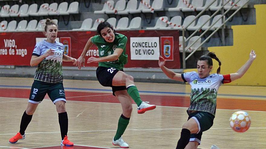 Las jugadoras en el partido ante Bembrive. |  // FARO