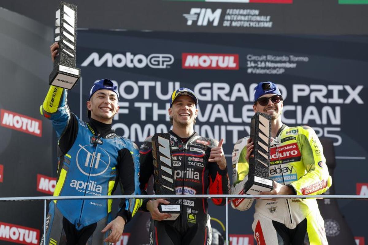 Dos Aprilia y una Ducati en el podio de Valencia