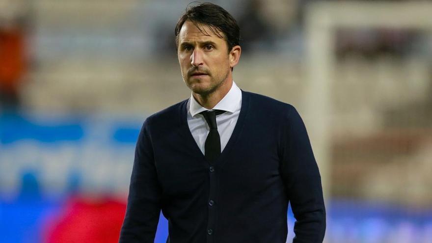 El Eibar firma a Beñat San José tras la destitución de Joseba Etxeberria en su banquillo