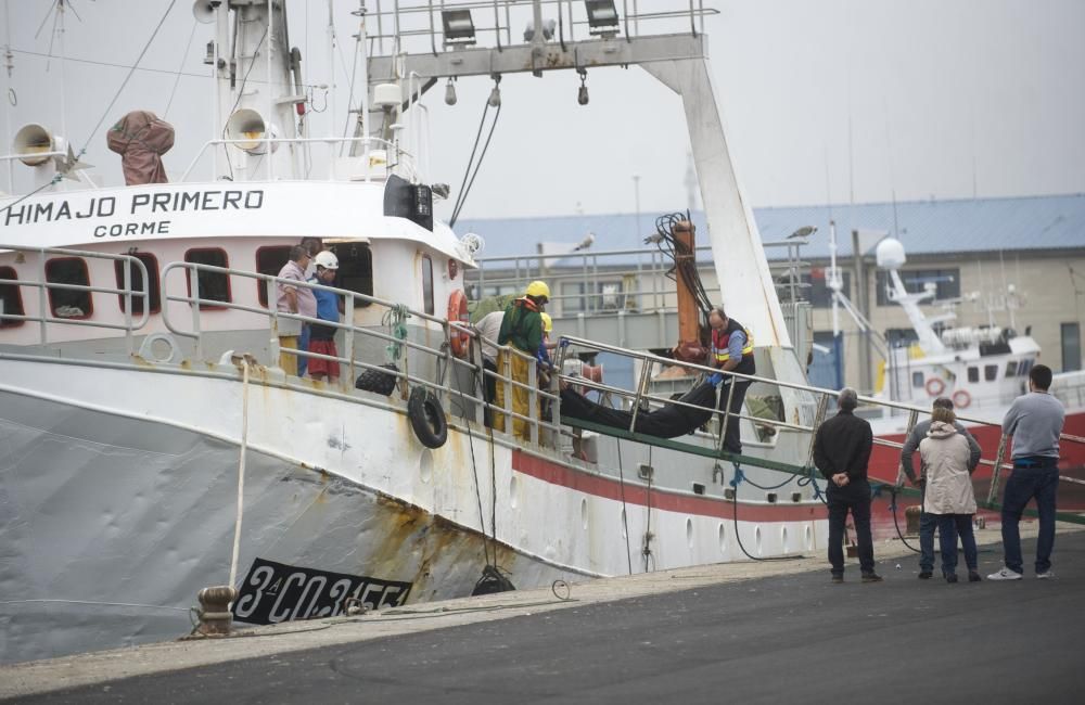 El cuerpo de la víctima fue trasladado al puerto de A Coruña.