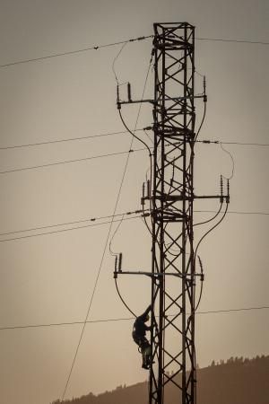 Caída de cableado eléctrico en Arico.