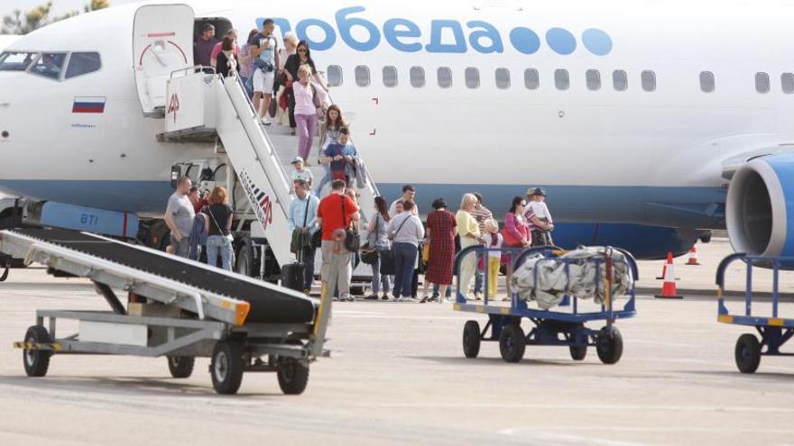 El primer vol de Pobeda procedent de Moscou va arribar a Girona el 9 de juny