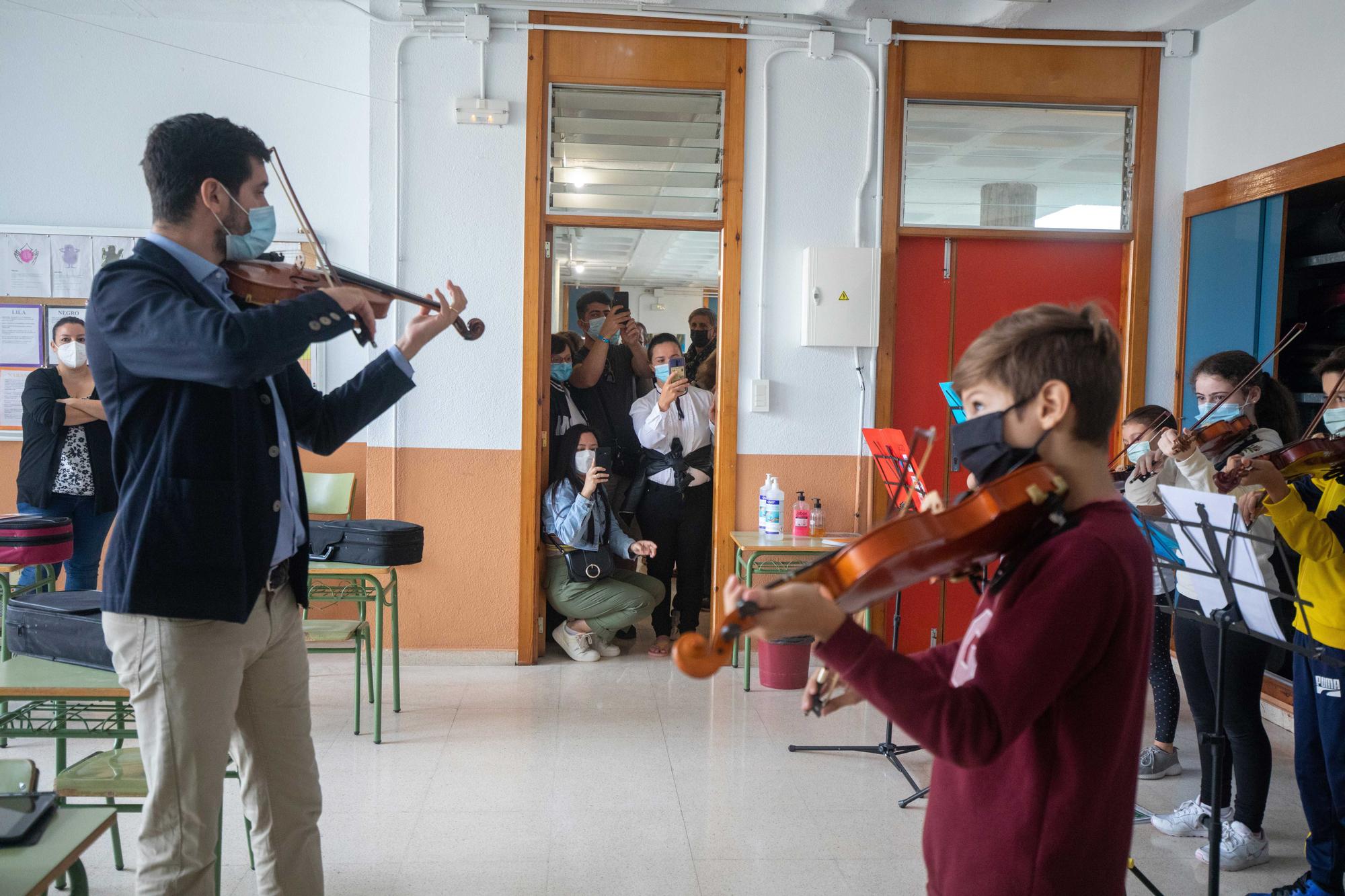 Encuentro de culturas entre padres y alumnos en Son Canals