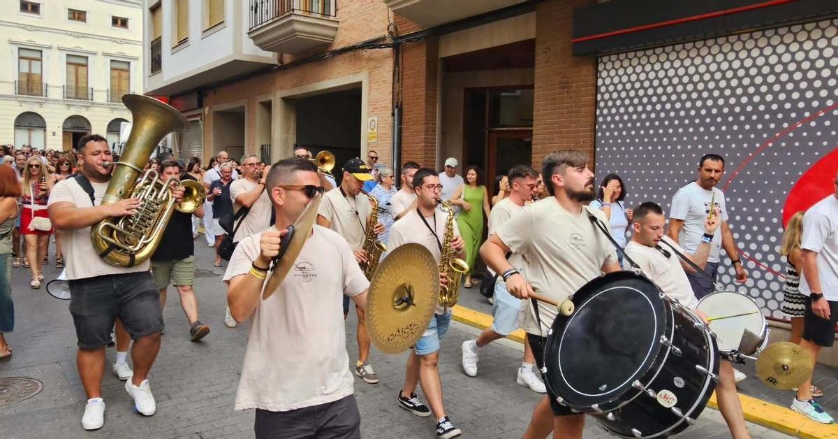 El concurso de charangas en las fiestas de Tavernes de la Valldigna llega este año a su vigésima edición