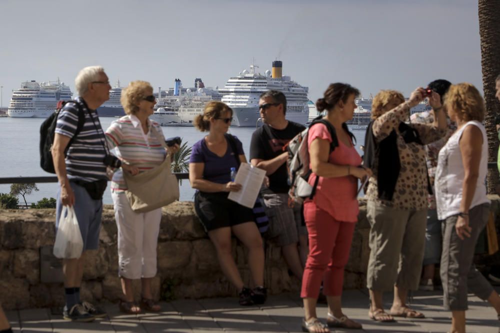 7 cruceros y más de 20.000 personas han llegado este martes a Palma