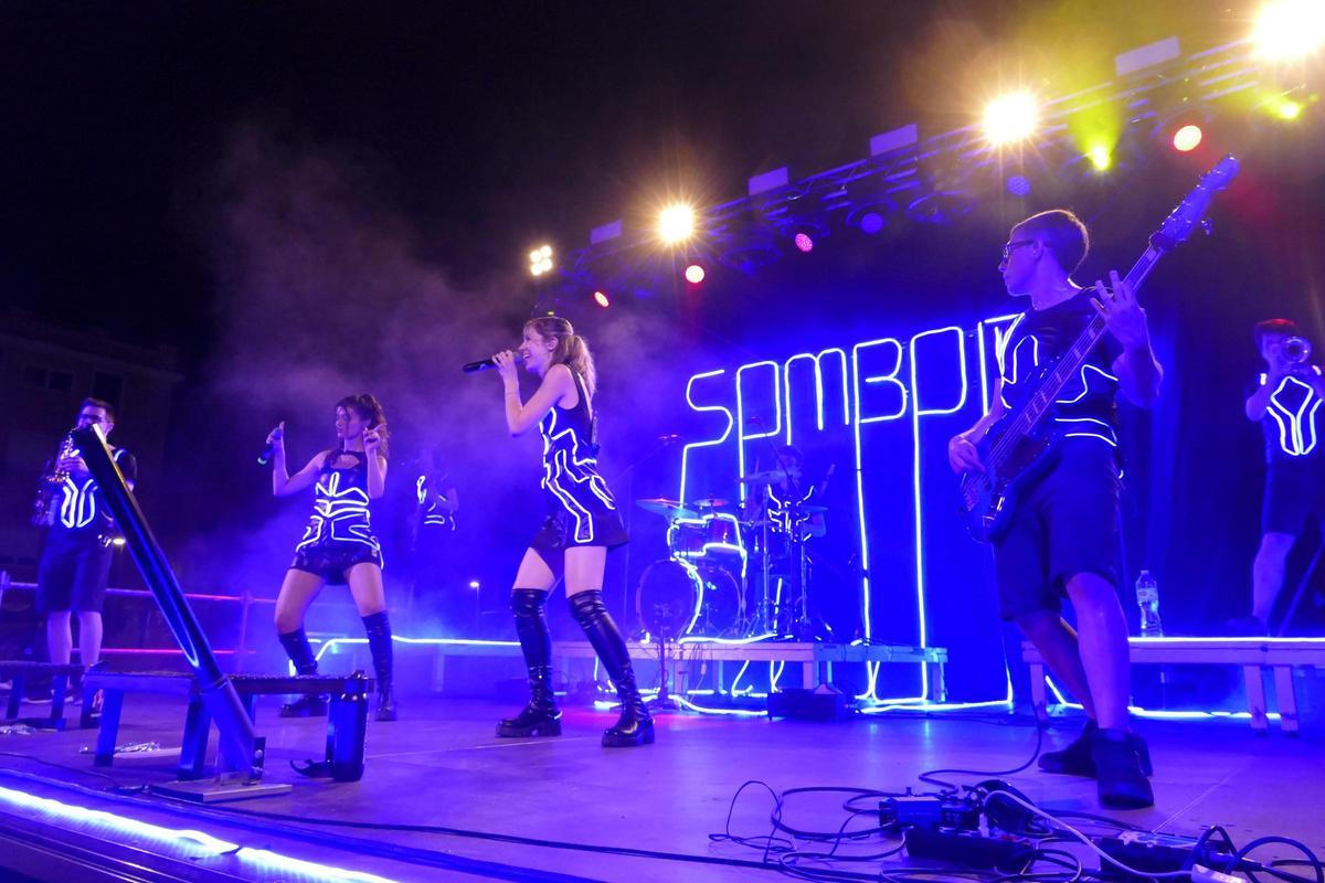 EN IMATGES | El nou show de Somboits tanca els concerts de les Festes de Sant Pere de Figueres EN IMATGES | El nou show de Somboits tanca els concerts de les Festes de Sant Pere de Figueres