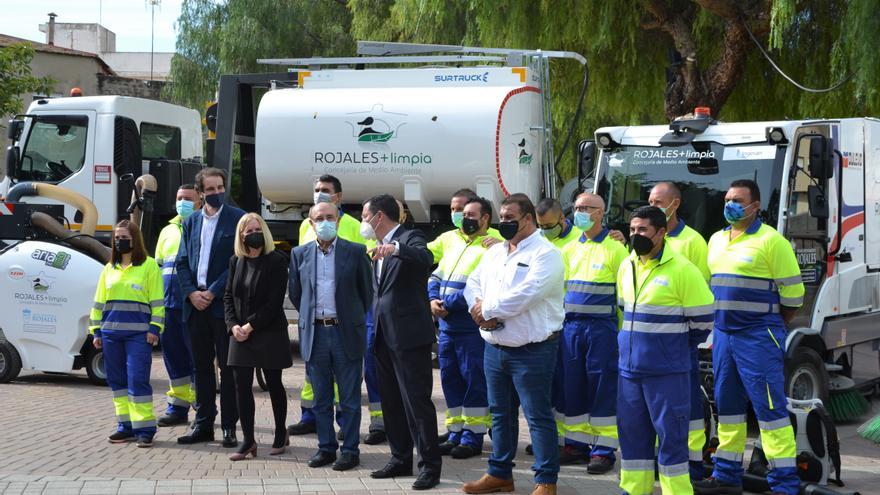 Rojales presenta la nueva maquinaria de limpieza viaria de sus 250 kilómetros de calles