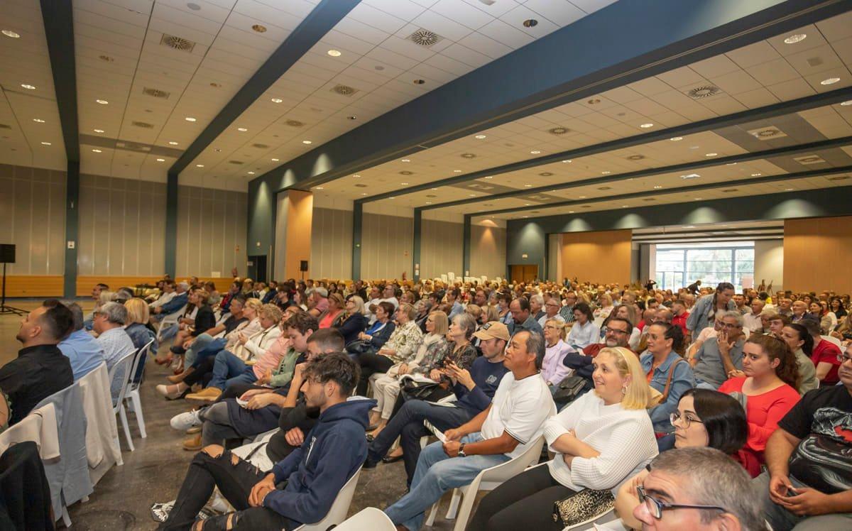 El numeroso público congregado en el Polivalent para el acto de UCIN