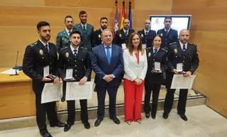 Interior condecora a diez agentes de Guardia Civil y Policía Nacional