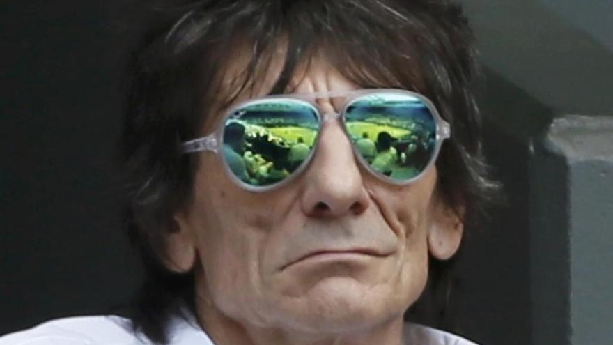 Ronnie Wood le gana la batalla al cáncer de pulmón