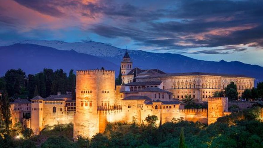 Puesta de sol en la Alhambra de Granada.