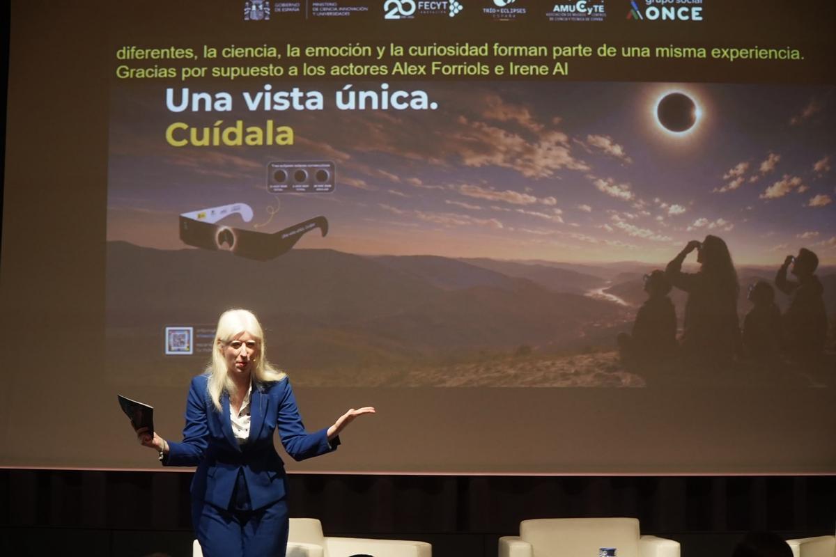 Presentación de la campaña 'Una vista única, cuídala' para promover la observación segura del eclipse