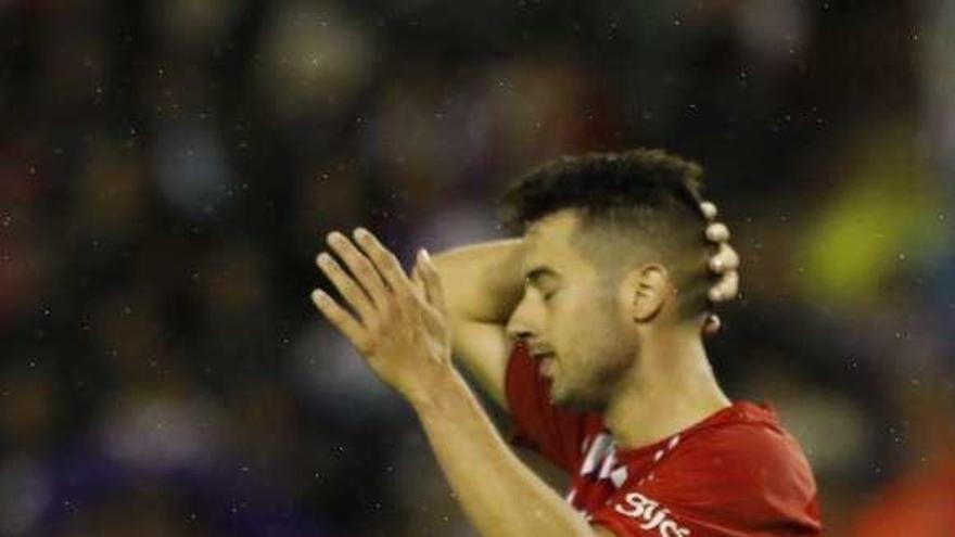 Jony se lamenta durante el partido en Zorrilla ante el Valladolid.