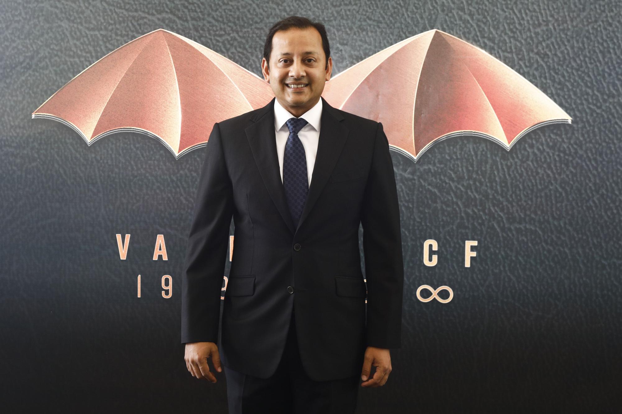 Album de fotos de Anil Murthy en la presidencia del Valencia CF