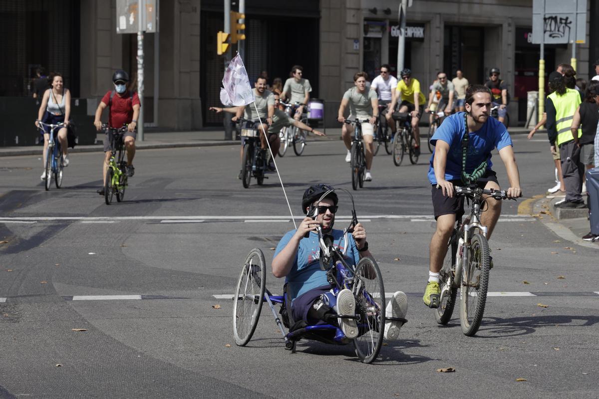 La fiesta de la bicicleta regresa a las calles de Barcelona con la Bicicletada.