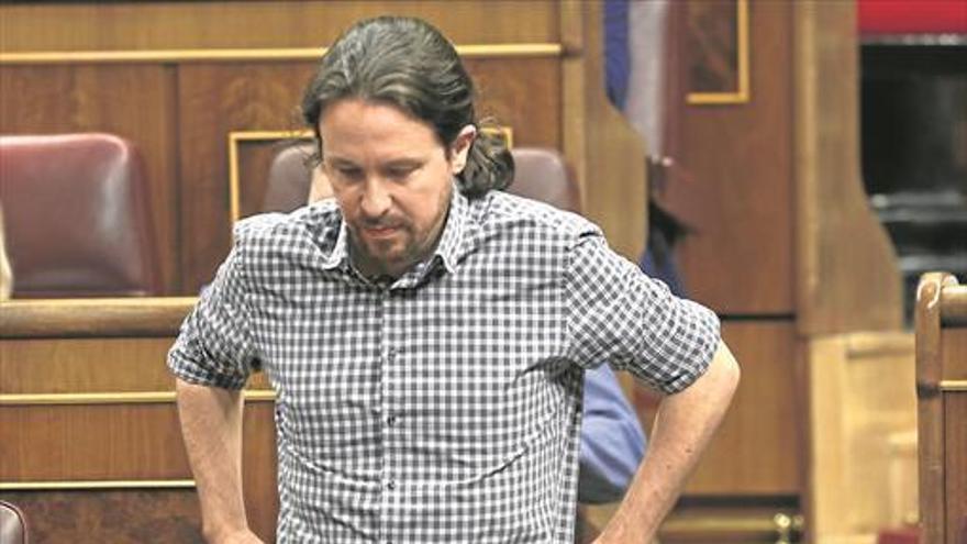 Iglesias planta cara a Sánchez y sopesa el ‘no’