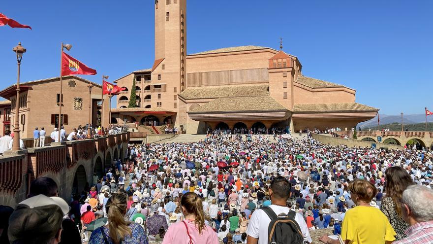 Unos 9.000 peregrinos  asisten a la XXX Jornada Mariana de la Familia en Torreciudad (Huesca)